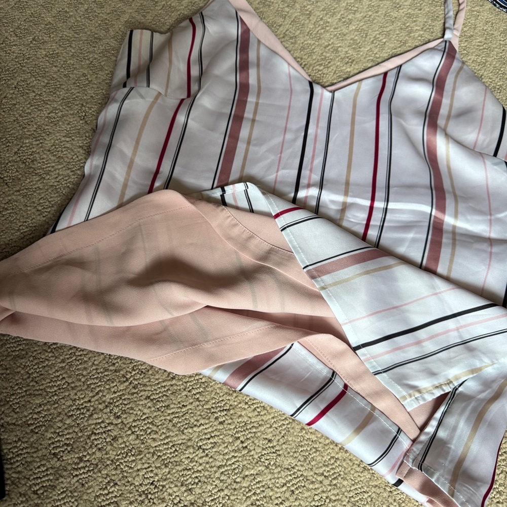 Almost new Bundle of 7 White House Black Market tops - Picture 4 of 14